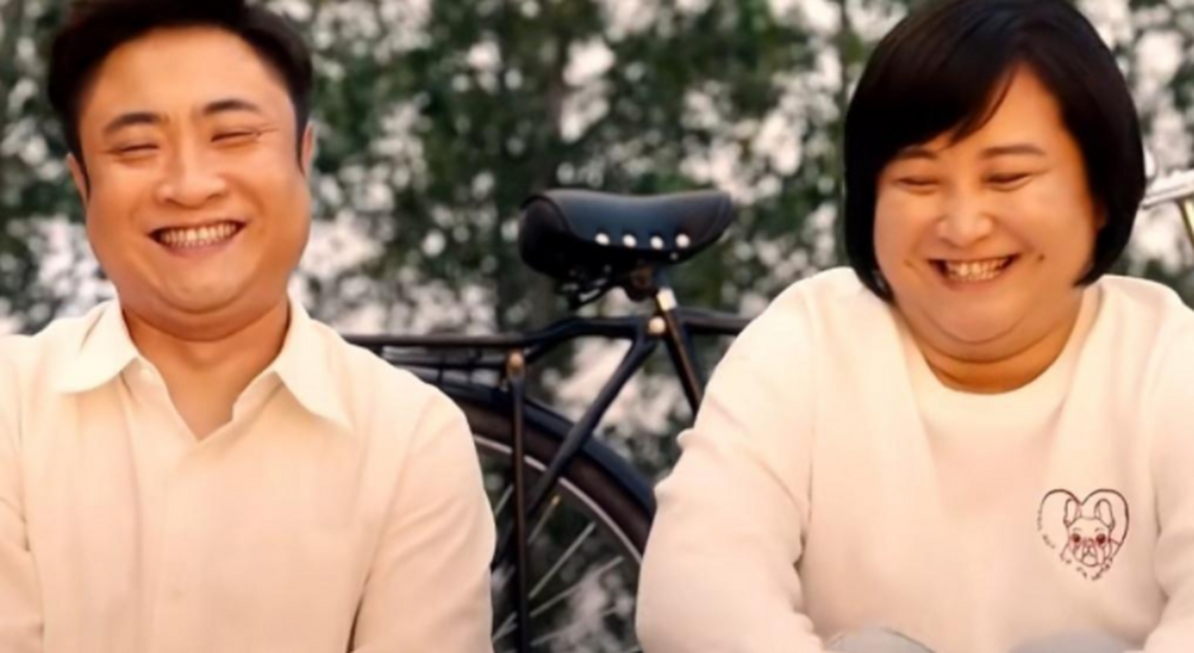 《你好,李焕英》贾玲让乔杉演她爸是对的,她俩坐那真像父女,都有酒窝