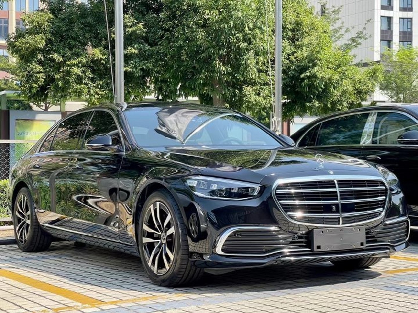 车友提了辆奔驰s级2023款 s 400 l 豪华型,落地价108.
