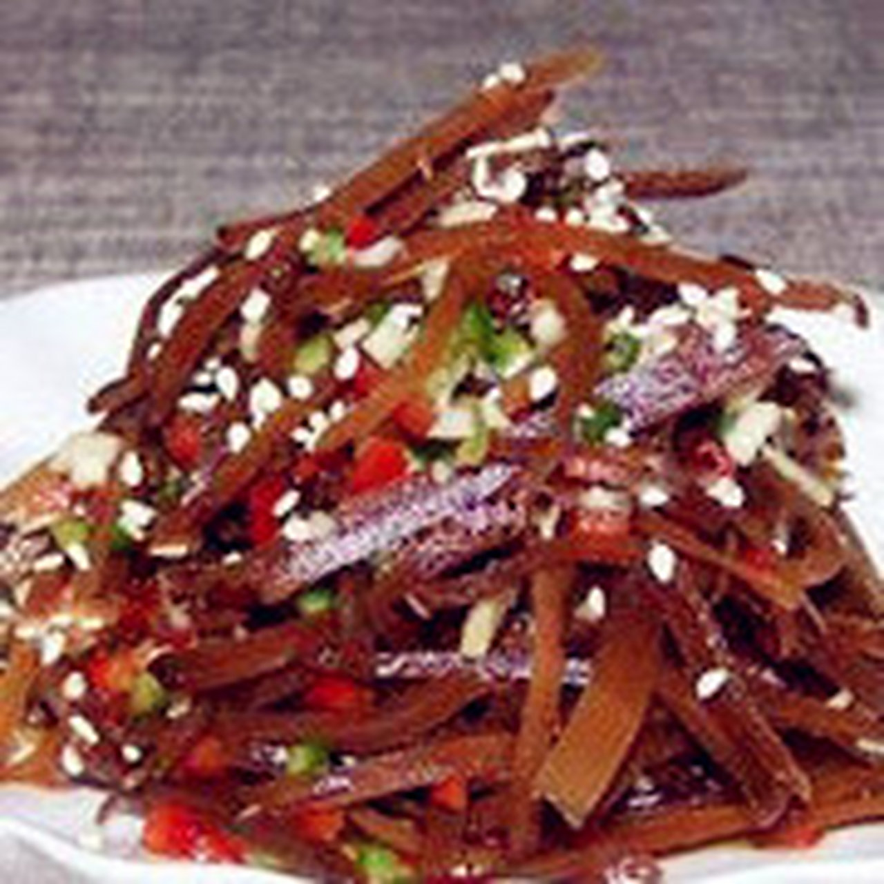 襄阳大头菜又名孔明菜,诸葛菜,相传是三国时期诸葛亮发明.