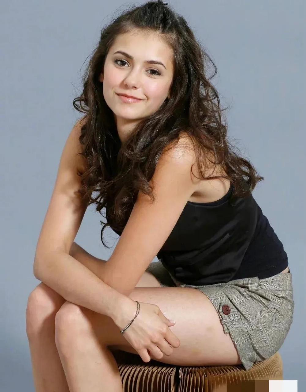 2010年,加拿大演员,模特妮娜·杜波夫