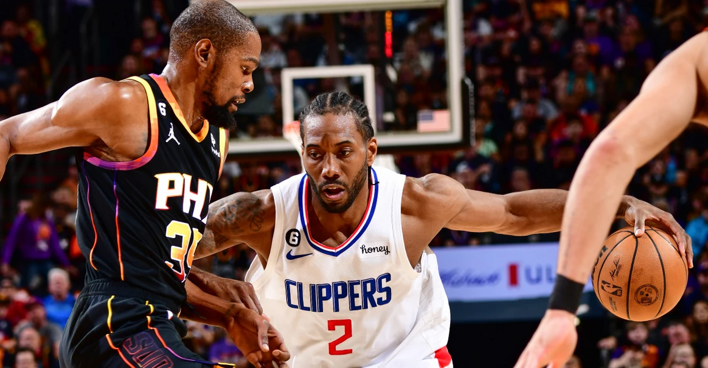 伦纳德38 5 5 杜兰特27 9 11 快船险胜太阳  北京时间4月17日,nba