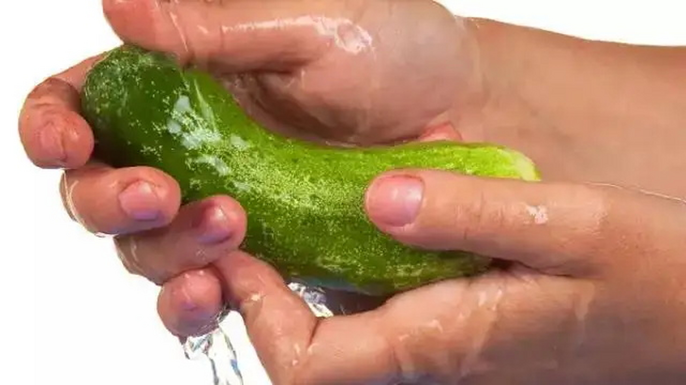 今天呢,赵医生来教你们如何正确的给我们的丁丁进行清洗.