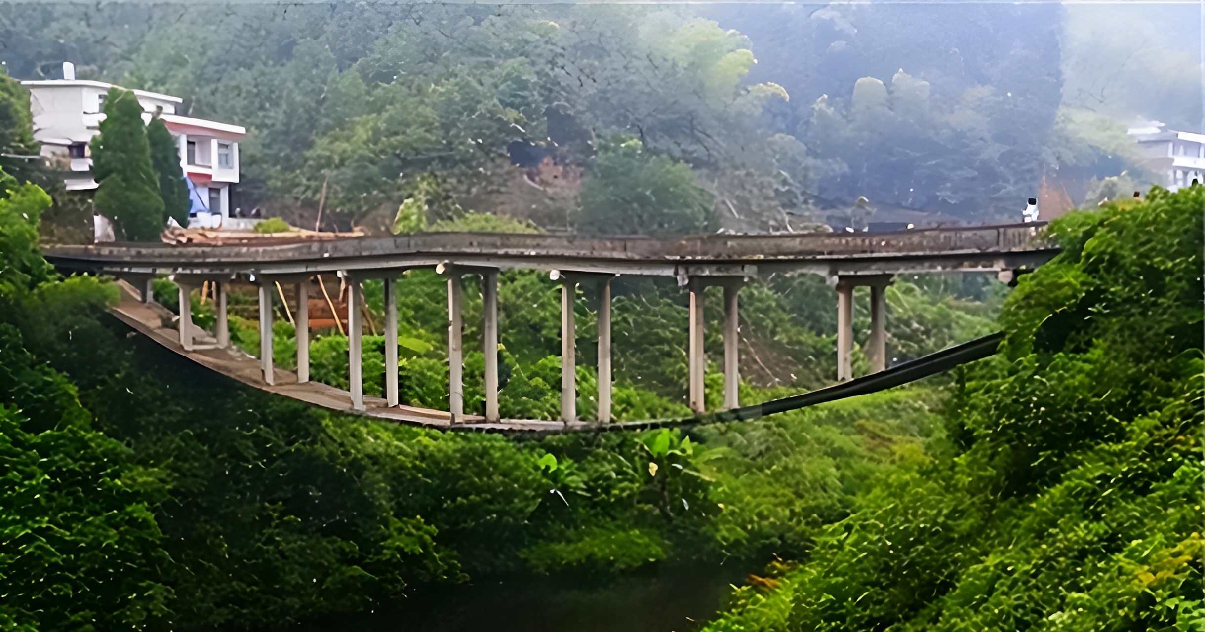 随行人员向他解释说,当年吴琦瑛到淘金村考察时