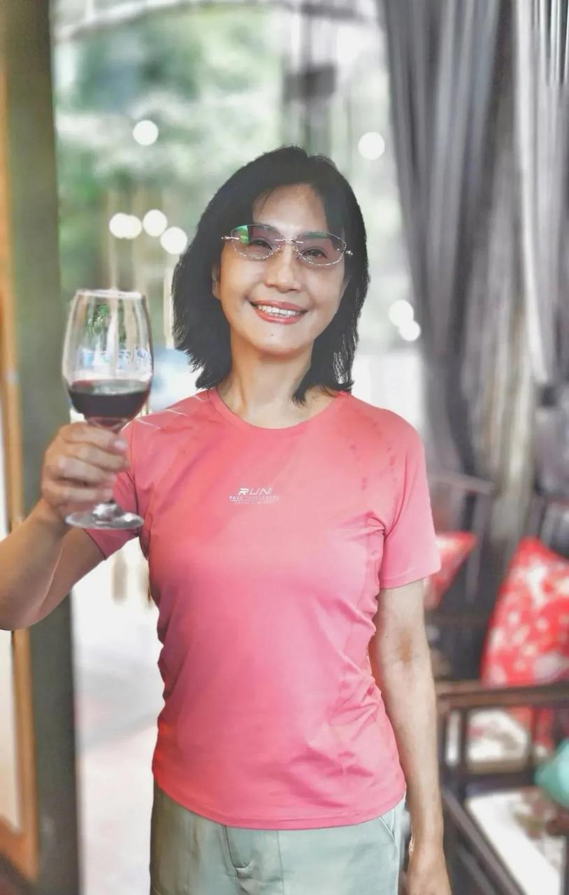 gif创作人# 枣花扮演者吴玉华都59岁了,有点认不出来了?