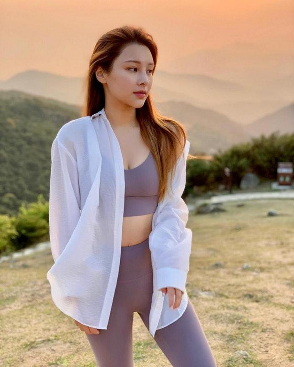 有「魔鬼胸」之称的蔚雨芯(rainky)身材出众,她不时会于社交网分享她