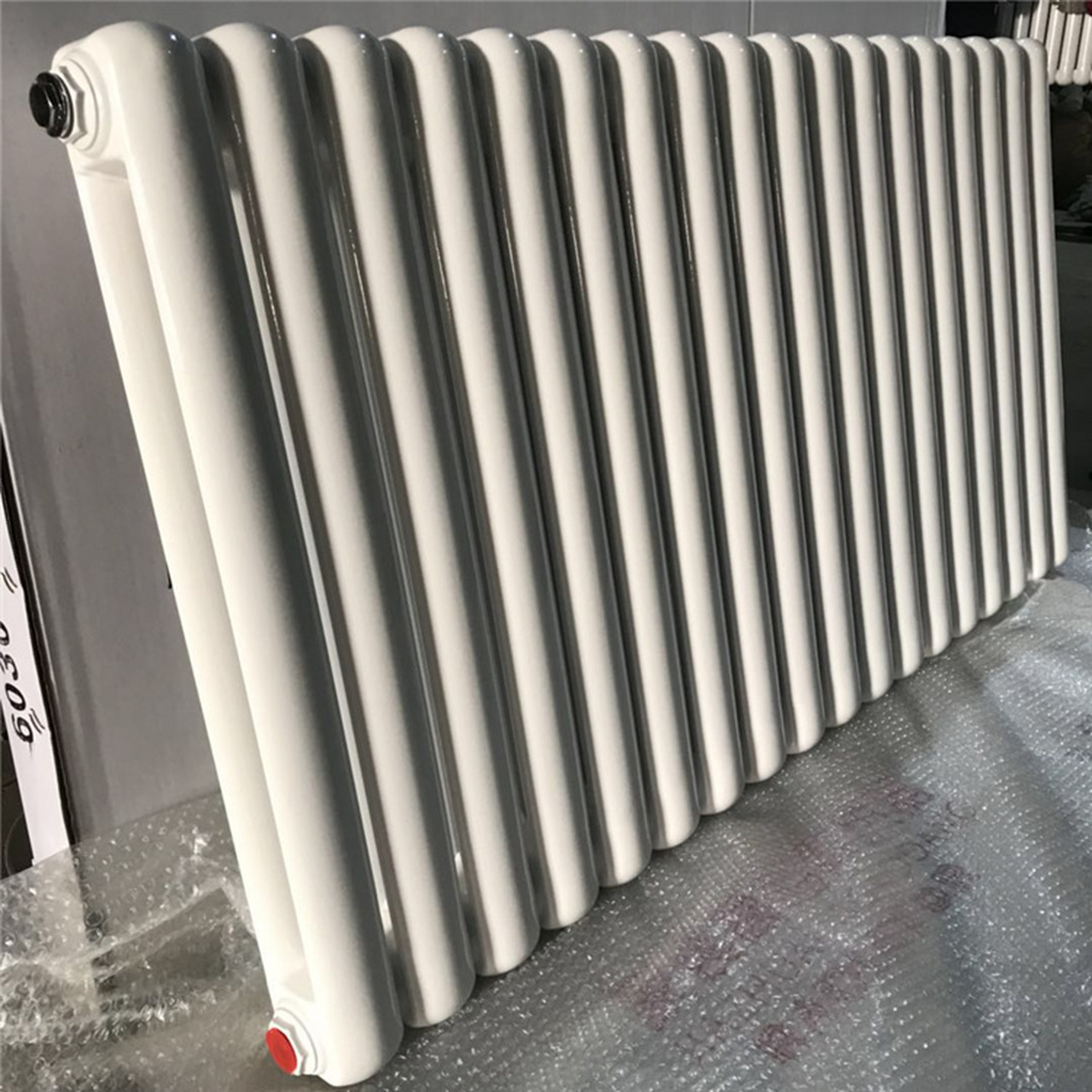 钢制二柱型散热器暖气片 钢制二柱型散热器暖气片,钢制暖气片外观靓丽