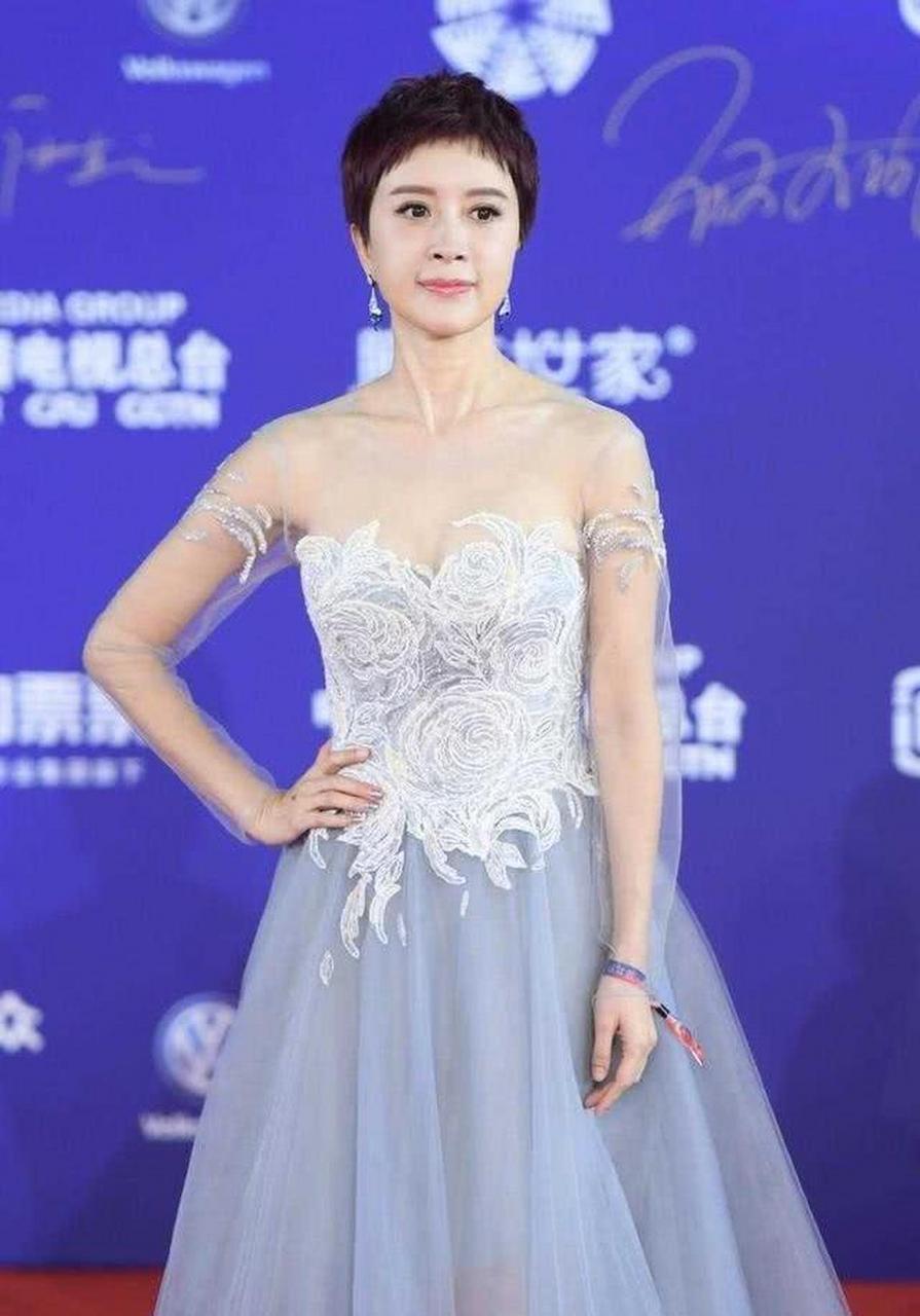 金巧巧婚纱图片