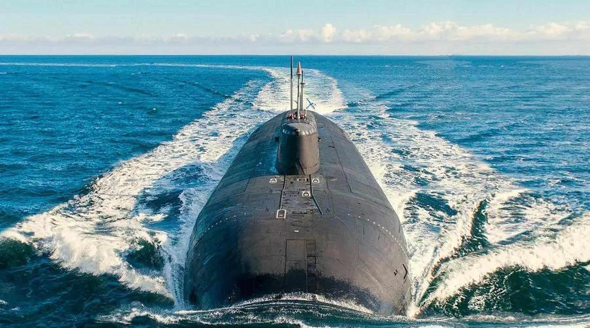 大规模军事演习;据报道,这些演习包括战略核演习,很可能涉及俄罗斯 k