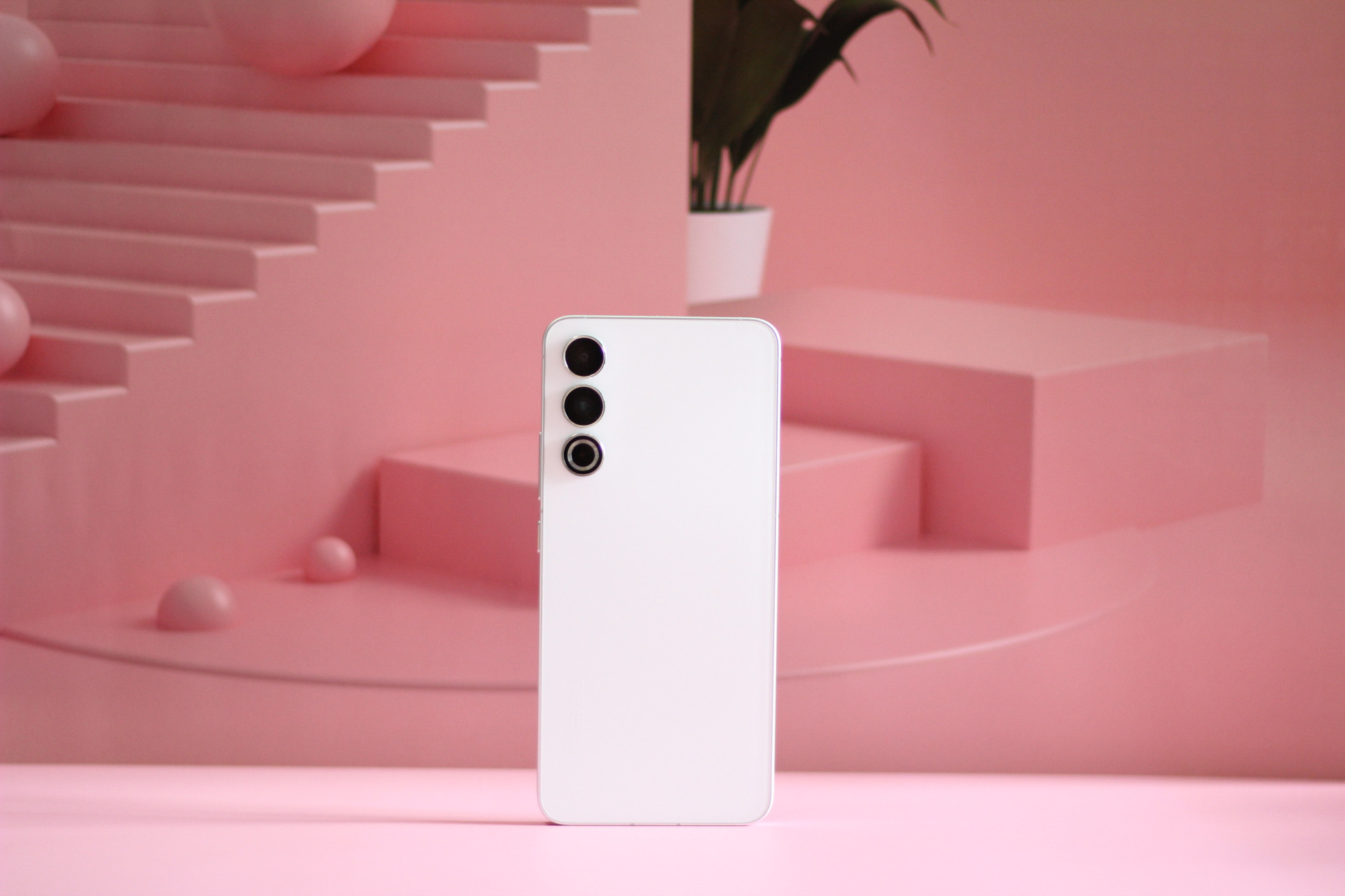 「热爱无界·四季陪伴」魅族20独白图赏——夏粉 总共四季,这是第二季