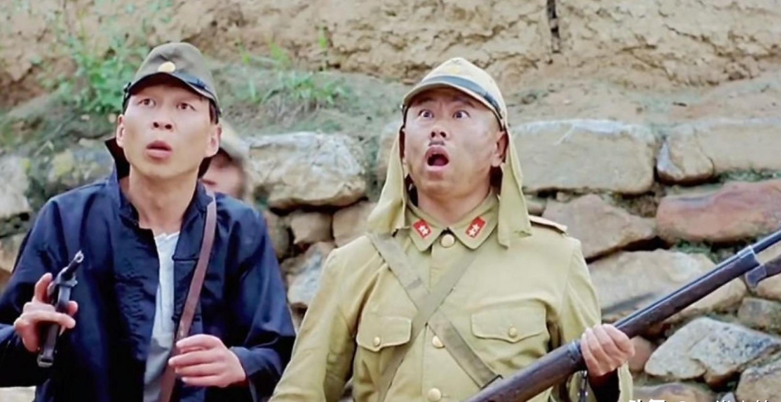 有一次,演员李明去坐出租车.刚上车司机就皱着眉问他:"你干嘛的?