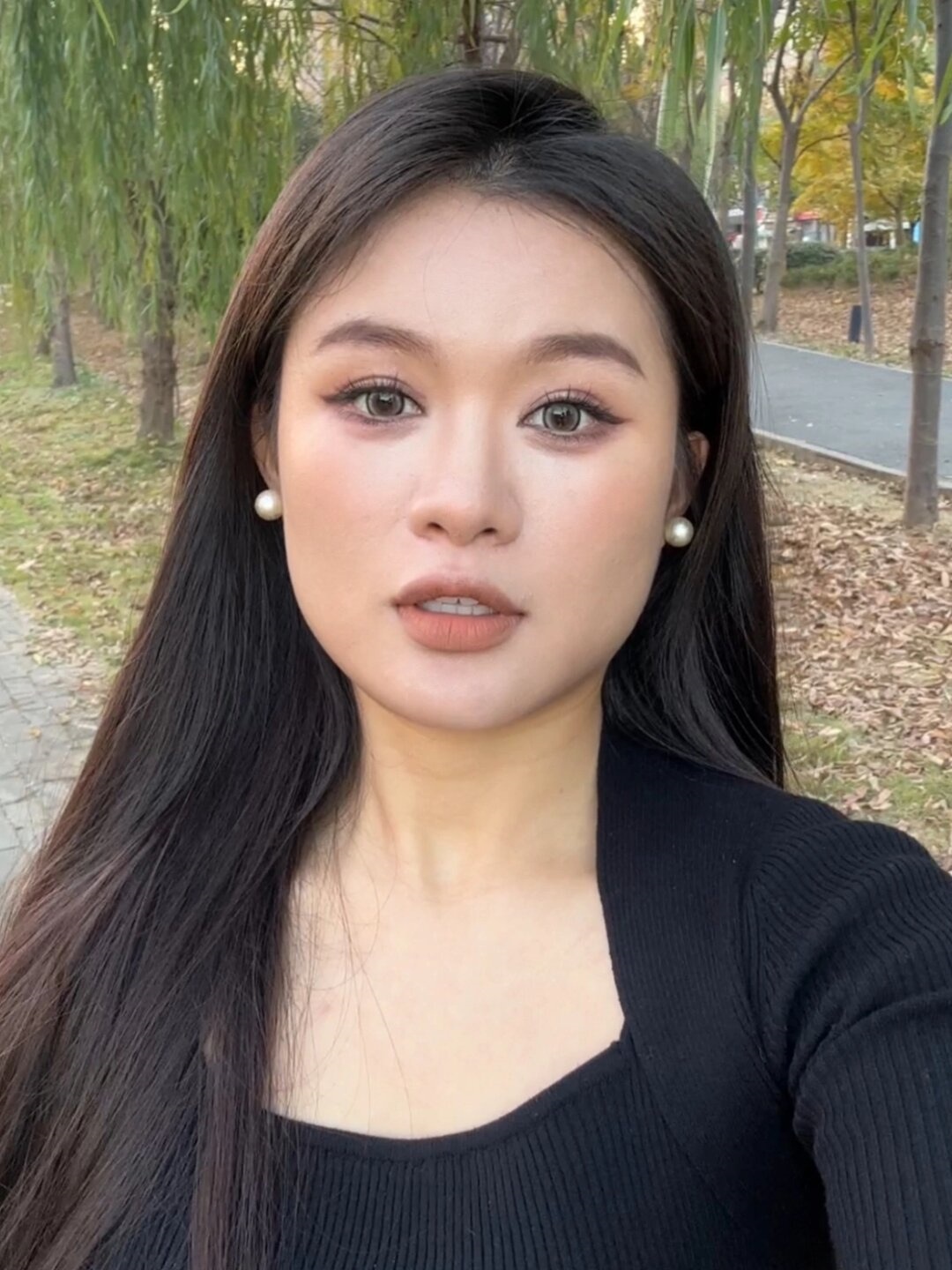 而且每个人的脸型和身材都有不同的特点所以拍照的效果也