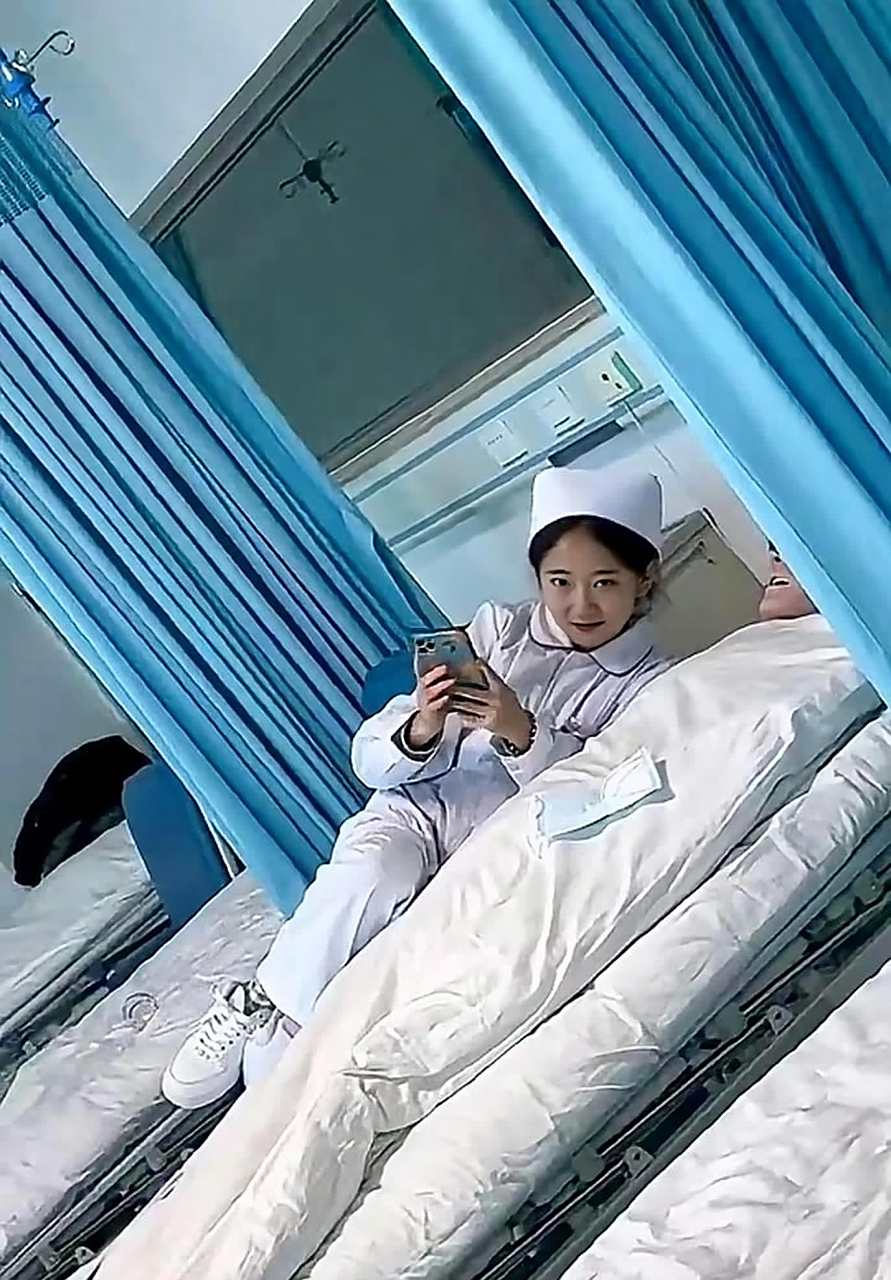 网友:哥哥住院半个月,好不容易才拿下了护士姐姐. 他因病而受到祝福.