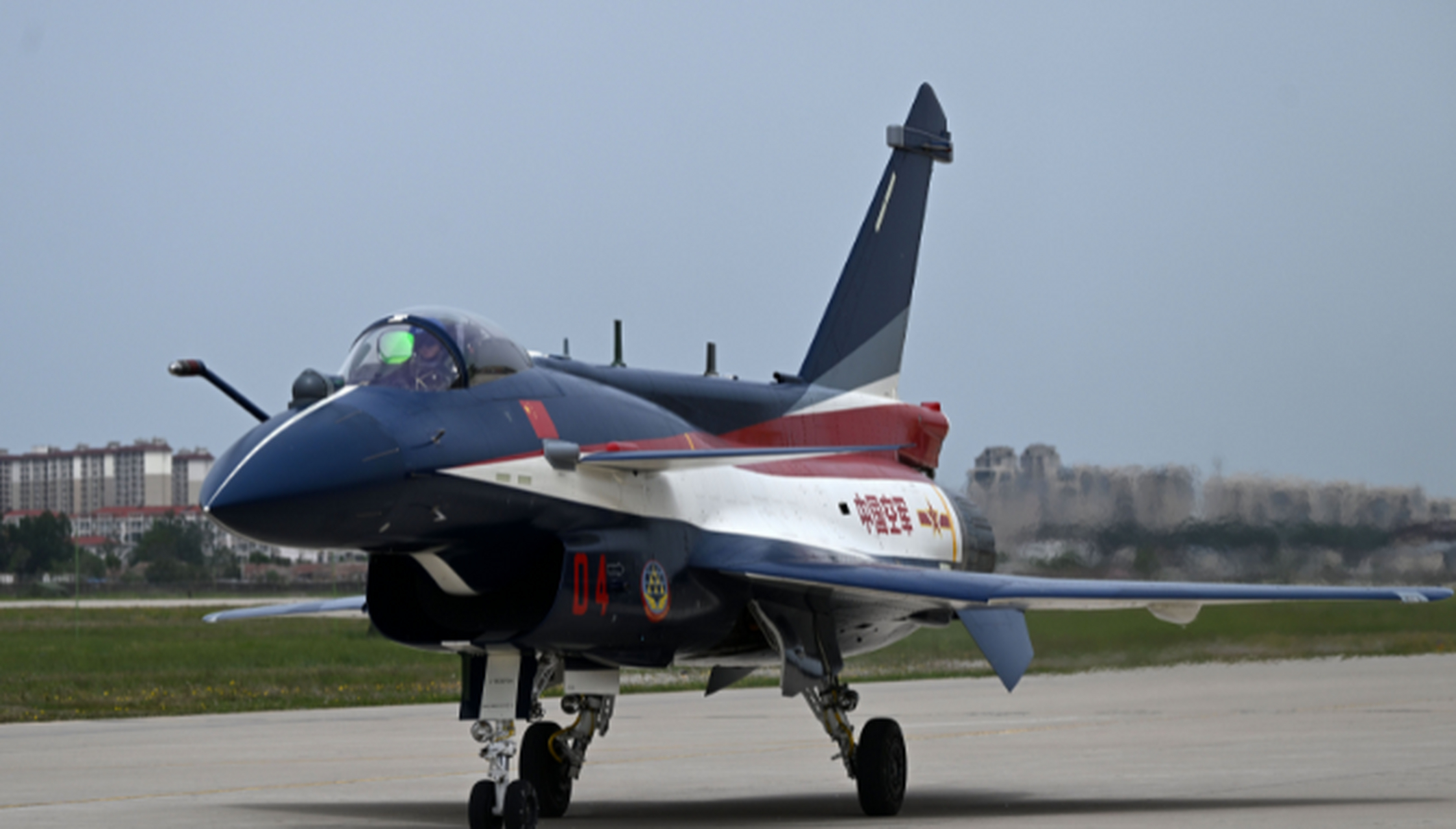 空军八一飞行表演队换装歼-10c 将赴马来西亚参加兰卡威国际海事和航