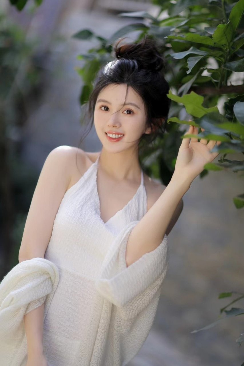 明媚春光里的小仙女 女神 钟恩淇