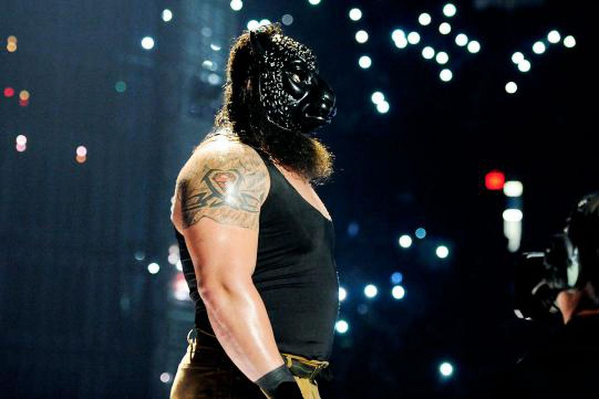 前#wwe# 环球冠军晒出"怪兽萌心"新发型,所以说黑羊到底受了什么刺激