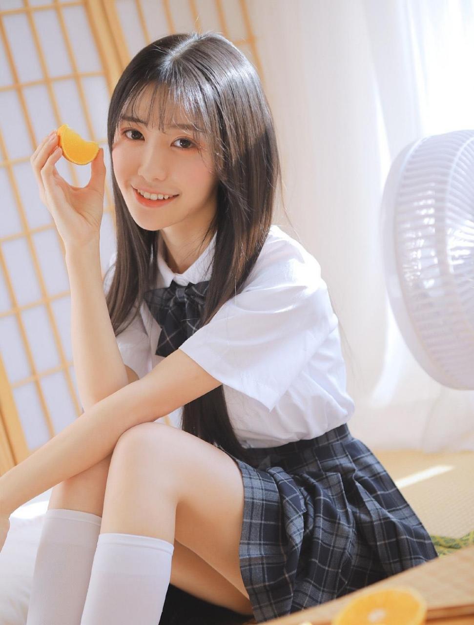 青春靓丽的女孩,居家可爱写真
