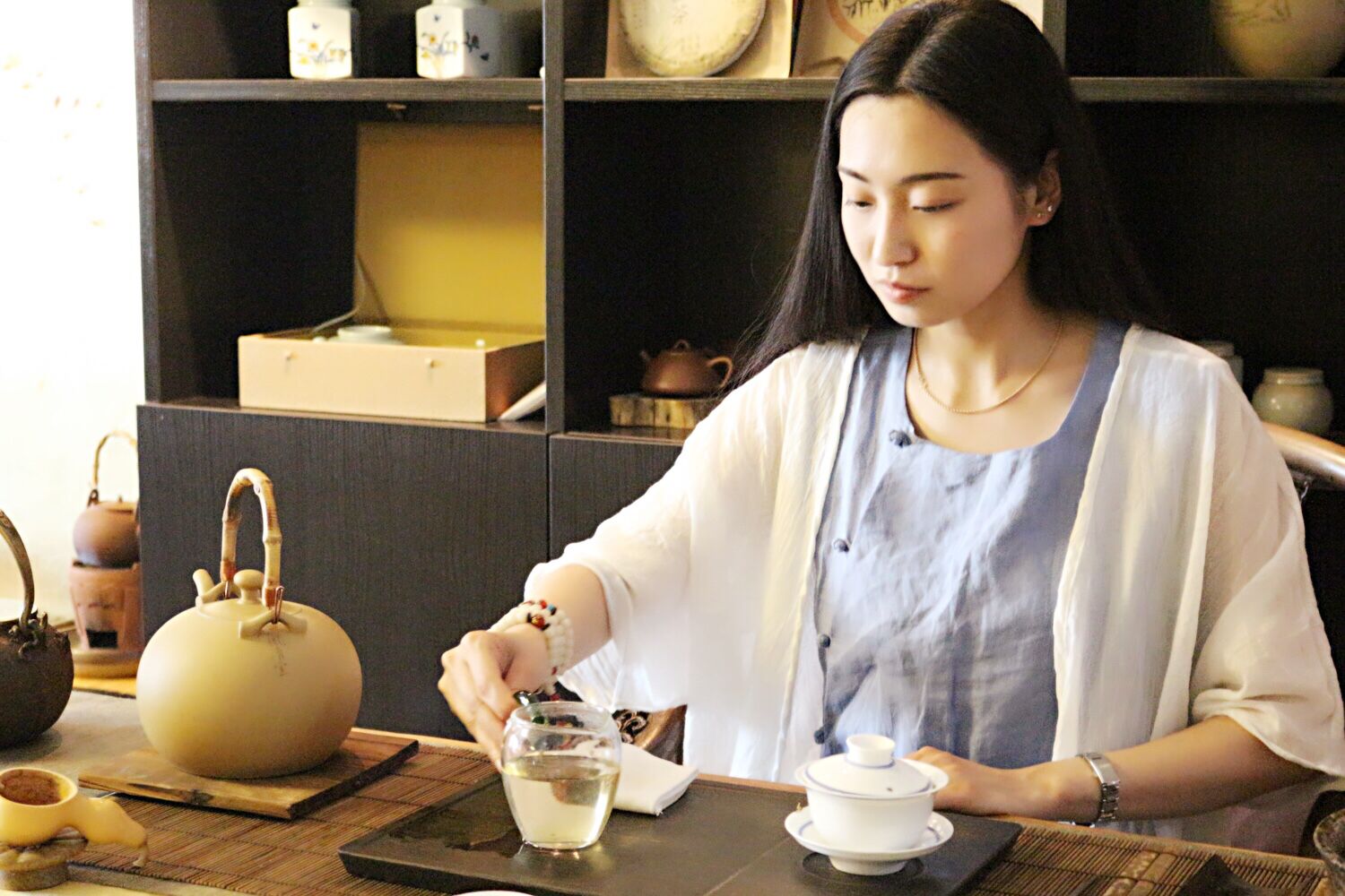 女人喝茶图片女士喝茶女生喝茶喝茶的美女喝茶女性喝茶女人喝茶女子
