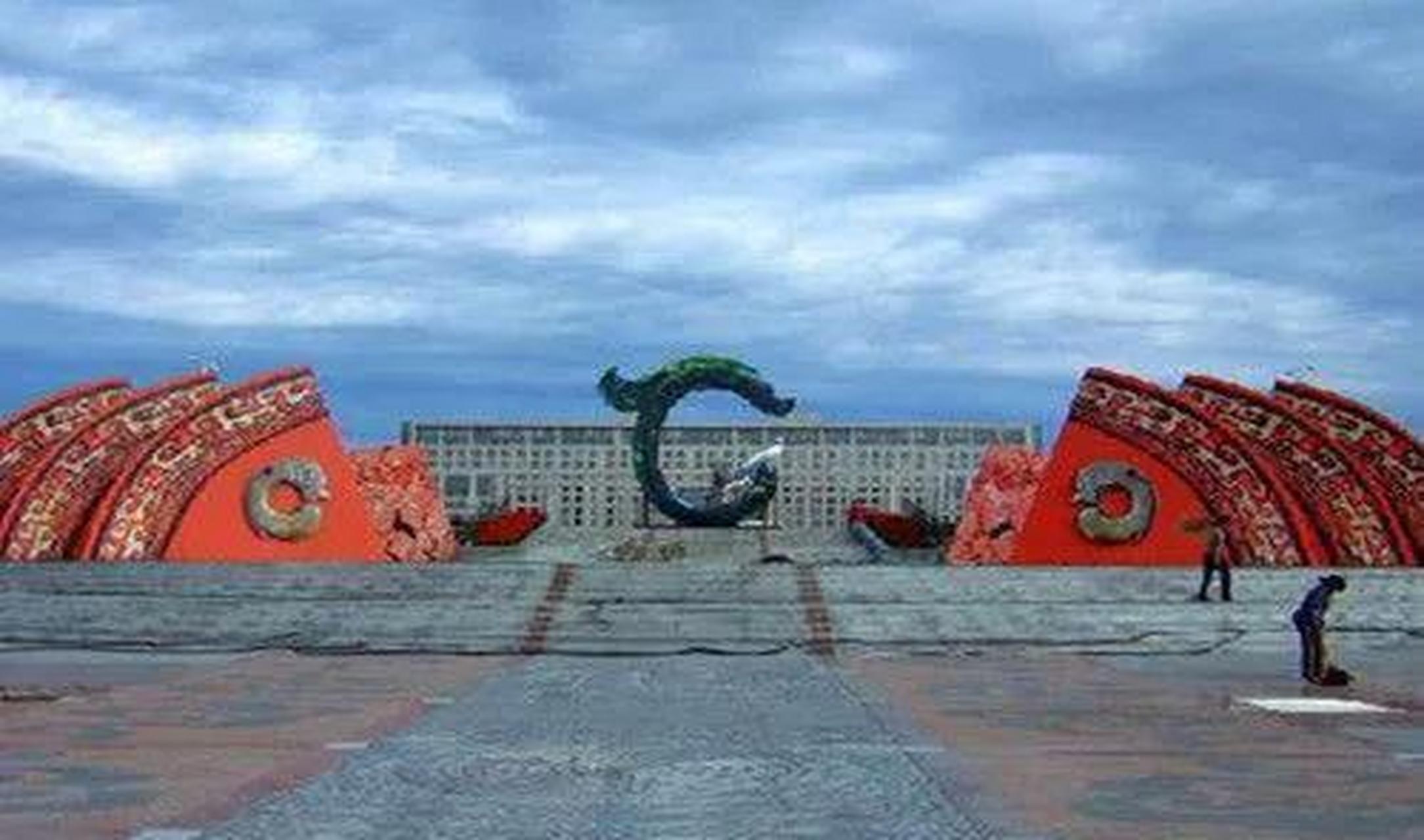 玉龙沙湖位于内蒙古赤峰市翁牛特旗乌丹镇.