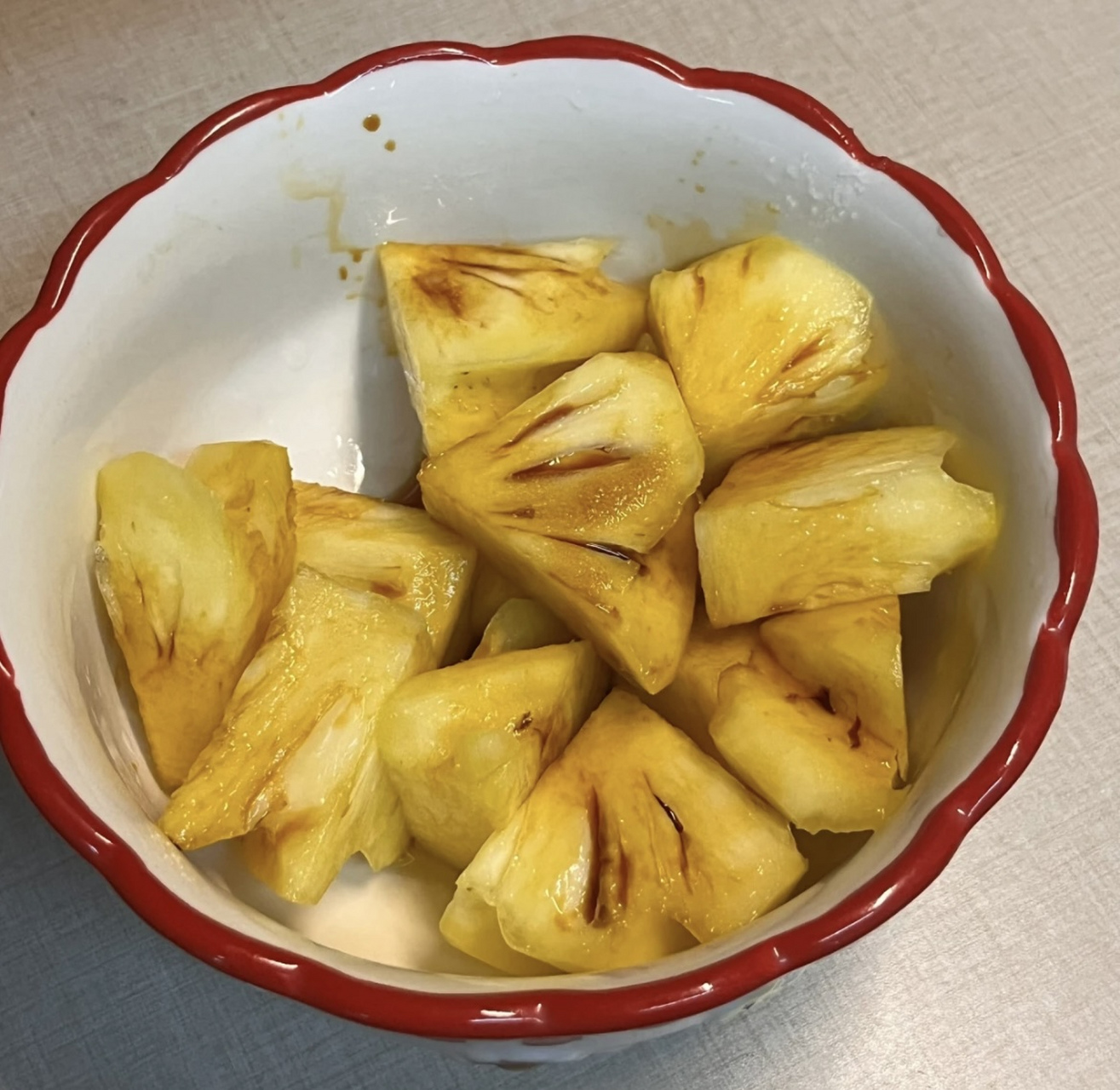 据说广东人吃菠萝都是蘸酱油的,有同款吗?