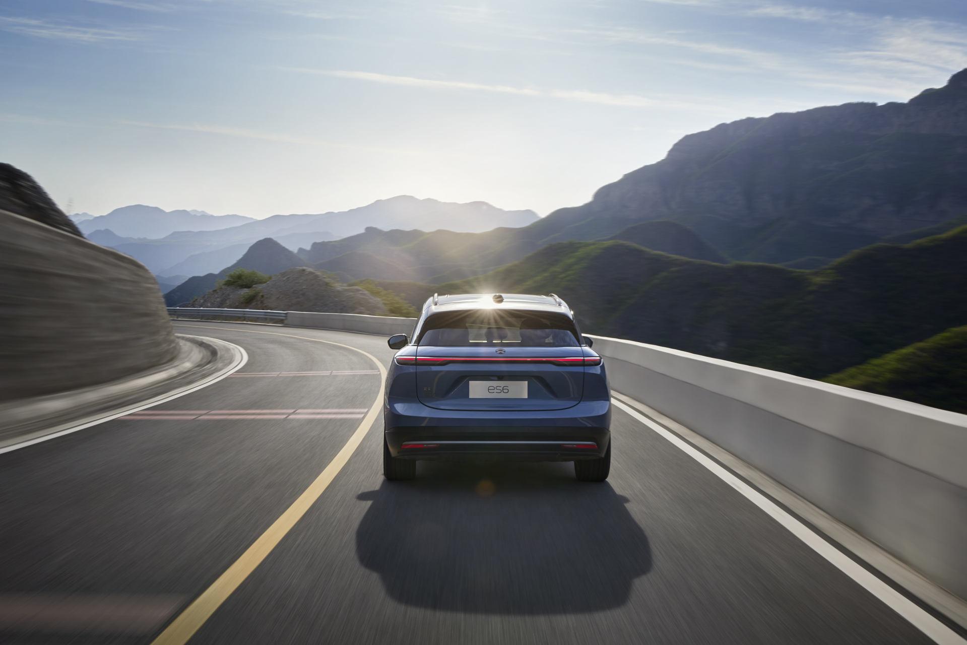 全新的蔚来es6今日上市,75kwh电池包车型起售价36.