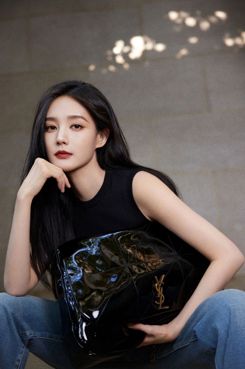 李一桐近照!猜她每天都做什么?