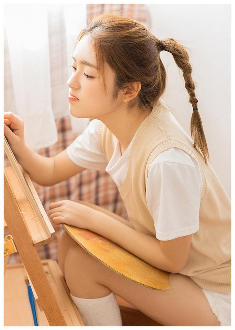 00后校园女孩清新纯真可爱写真