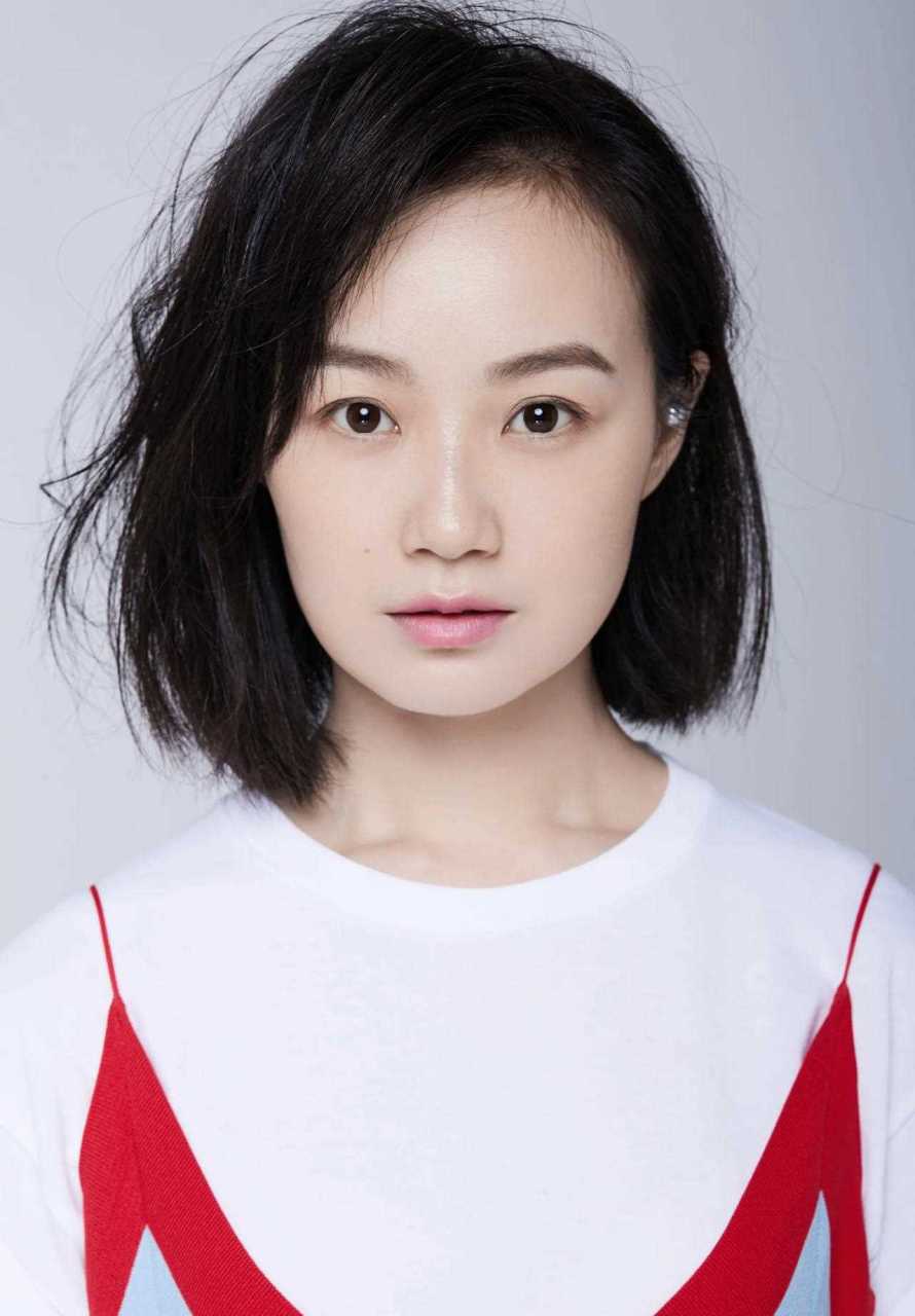 她,叫战菁一,电视剧《狂飙》里省纪委监委工作人员方宁的饰演者