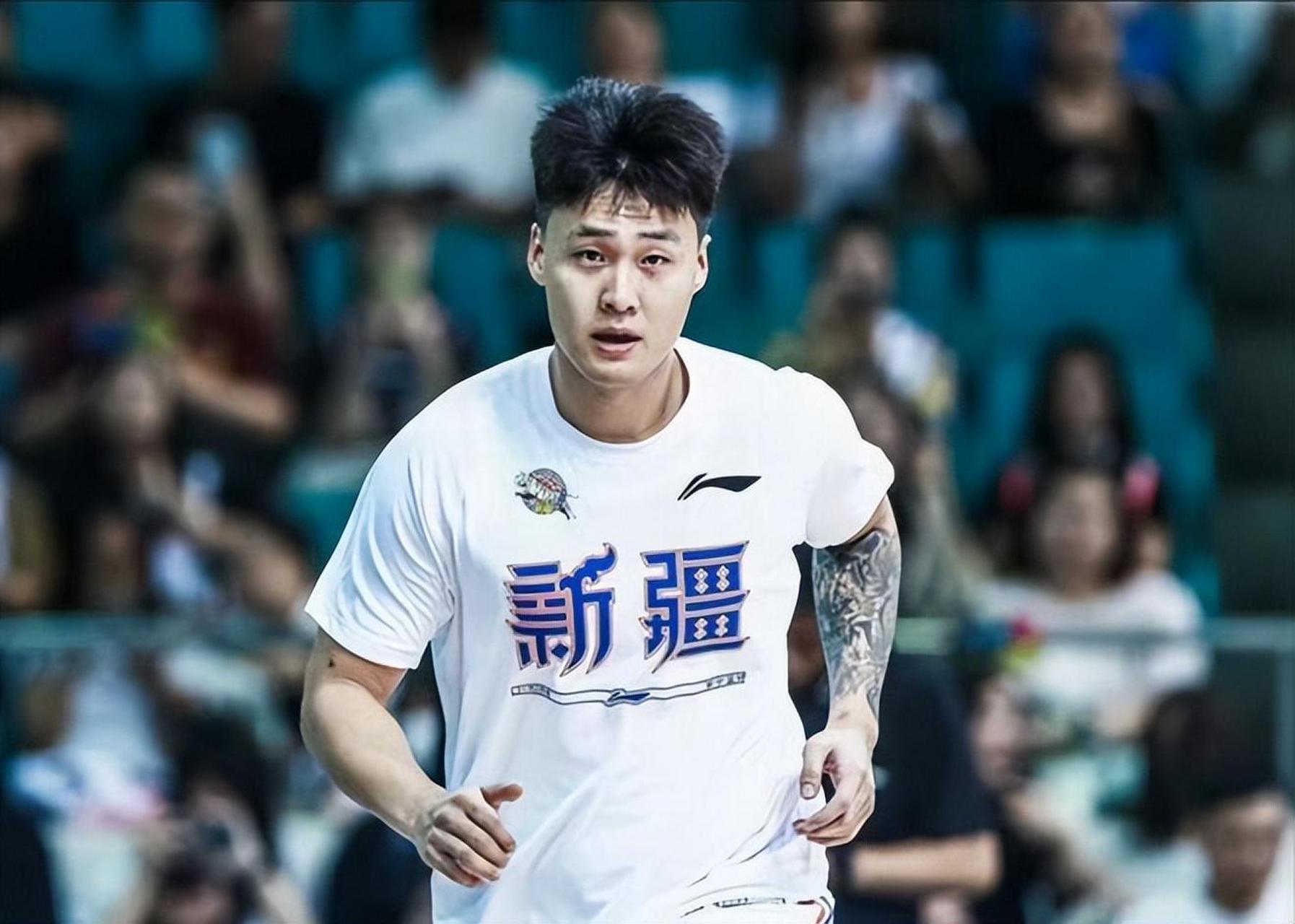 赵睿复出仅得4分,手指受伤再次退赛.