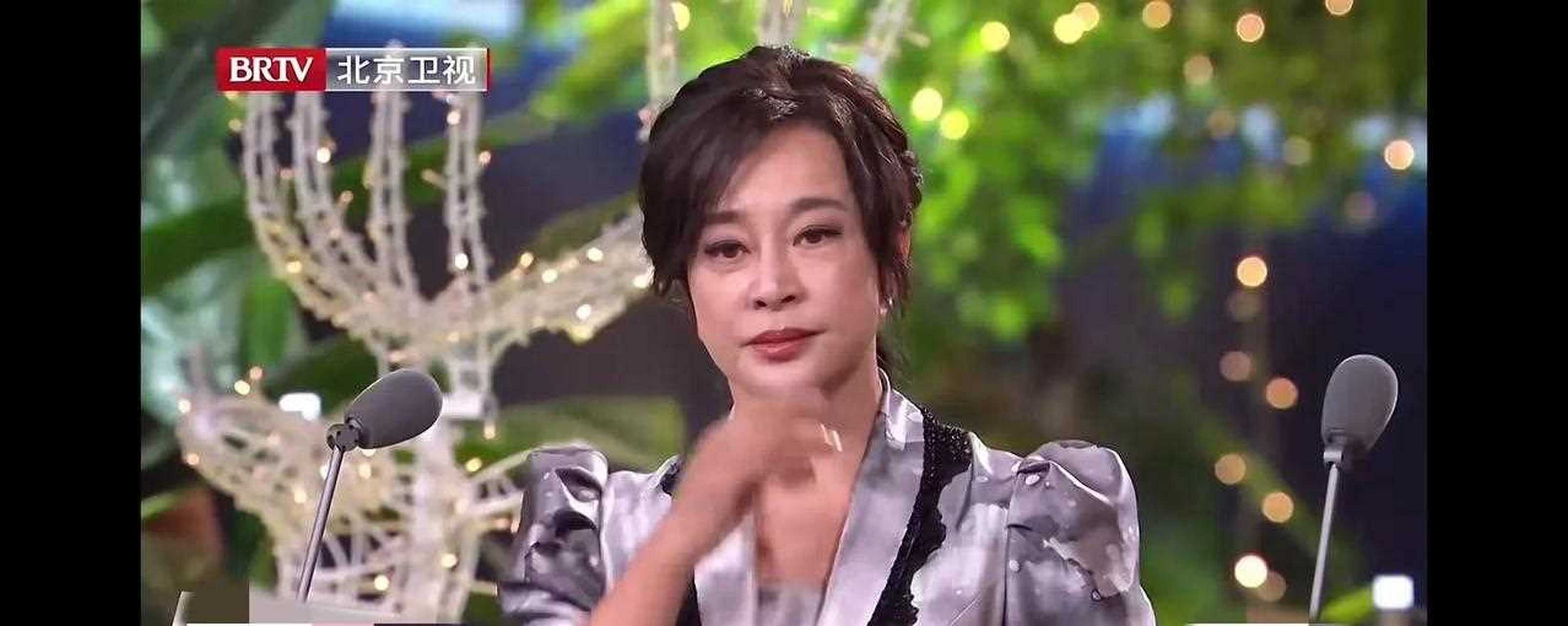 刘晓庆,被冤枉了!昨晚因为把"姝"字念错了,她一夜之间被嘲上热搜.