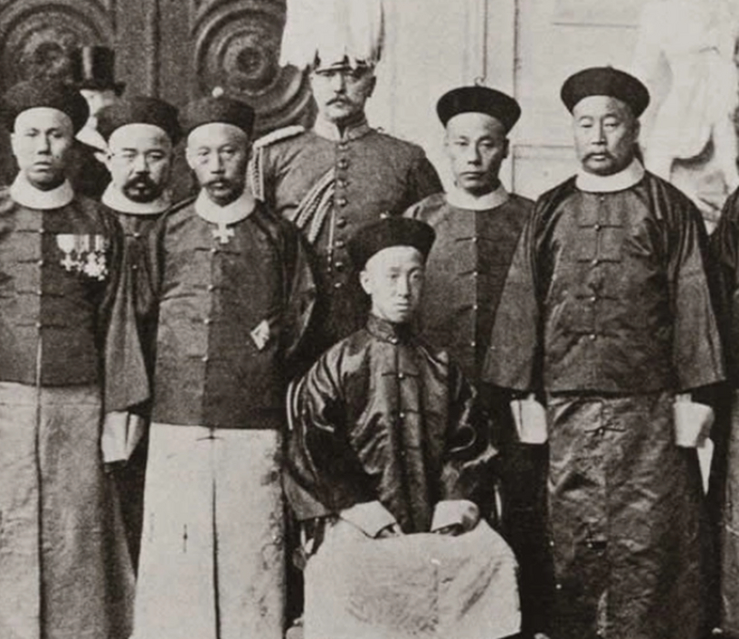 清朝老照片:这是晚清的朝廷重臣醇亲王载沣在前往德国访问时的珍贵