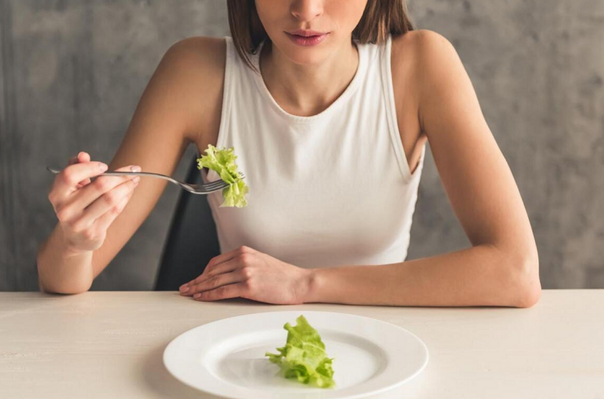 1,影响脾胃 长时间不吃早餐,容易分泌胃酸,造成肠道不适.