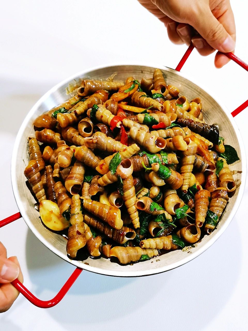 春日嗦螺,金不换炒钉螺,不输夜排档;在家也可以吃到很好吃的炒钉螺!