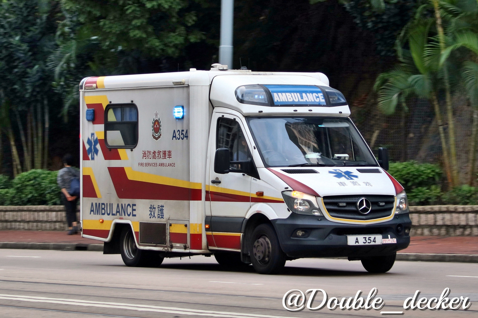 红色战车香港消防德系三件套,曼恩,平治,别摸我