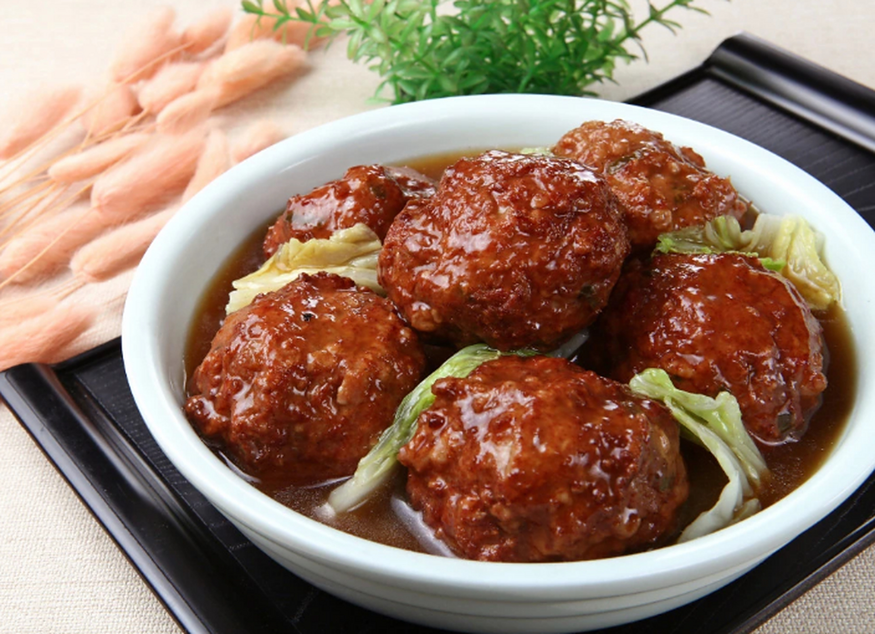 中国国宴超级好吃的经典名菜 扬州狮子头 扬州狮子头,是江苏经典传统