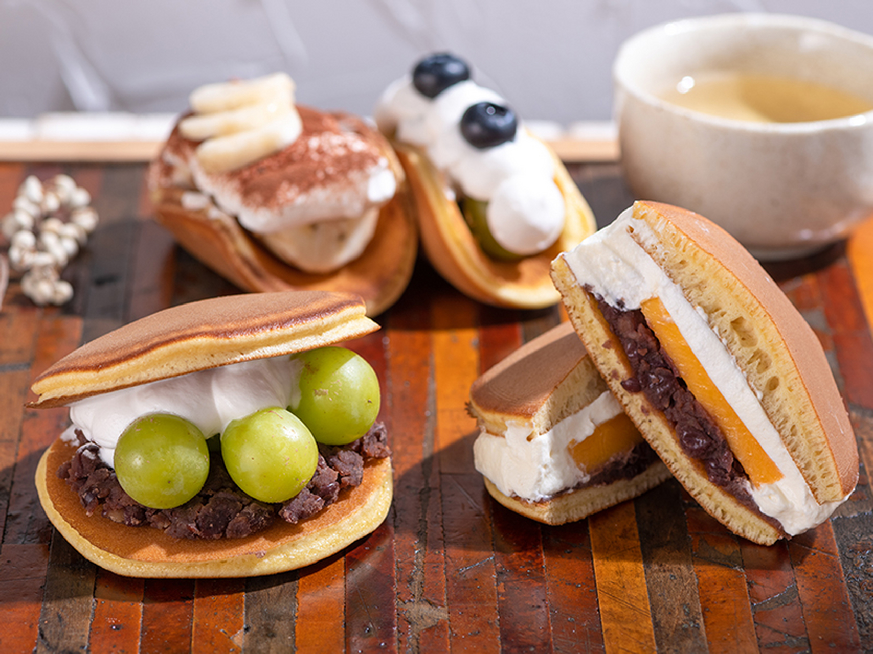 自制日式甜品:铜锣烧  铜锣烧,是一种用两片圆盘状饼皮包裹馅料制作而