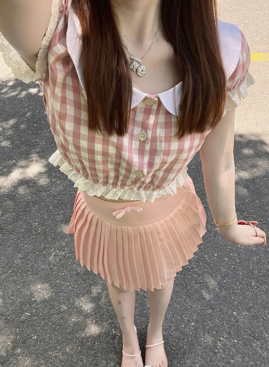 这个粉红格子套装太少女啦  恋恋笔记本刺绣衬衫 玫瑰桃酥百褶裙  粉