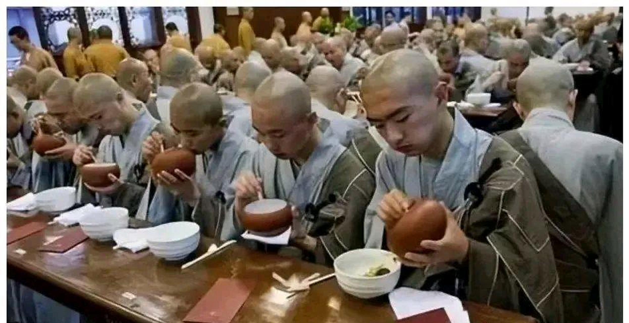 网友:每天都是吃斋饭,和尚不会营养不良吗?