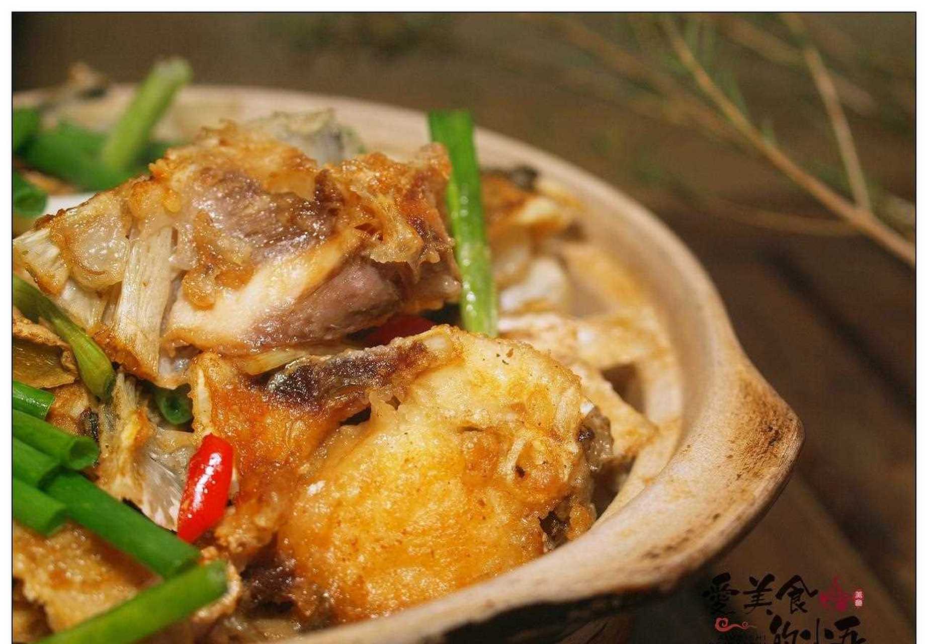 松鱼头焖芋:松鱼,学名鳙鱼,也称大头鱼,最好吃的部位应该是鱼头,如