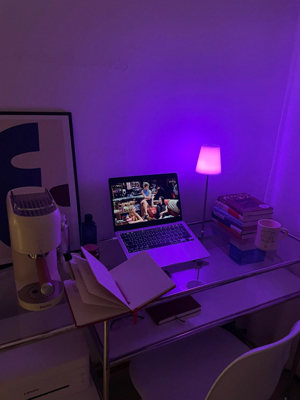 凌晨00:10分的男生卧室  前前后后改造了两个多月 床也换了多个位置