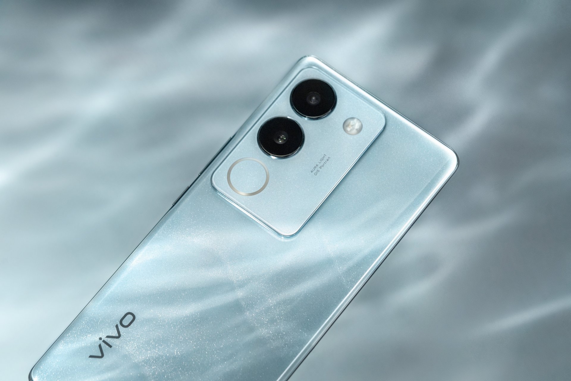 vivo行业首创粒子水墨工艺# 这款手机的外观,采用了粒子水墨工艺,将