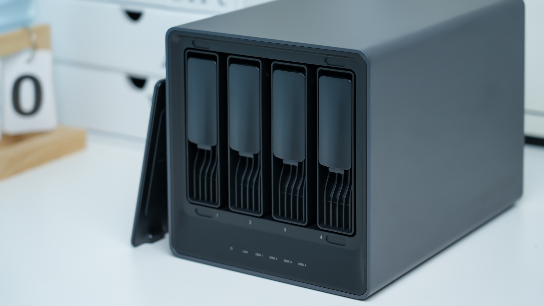 收到了绿联的私有云产品dx4600,作为一款高性能的nas存储设备,不仅