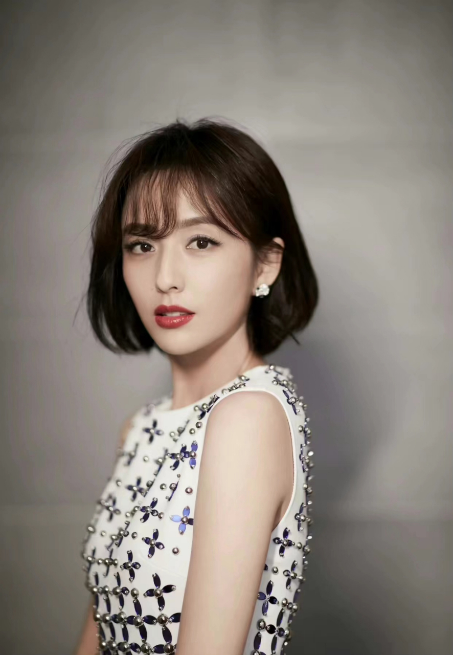 佟丽娅这个发型看起来好减龄,像民国时期追求新潮的前卫女青年