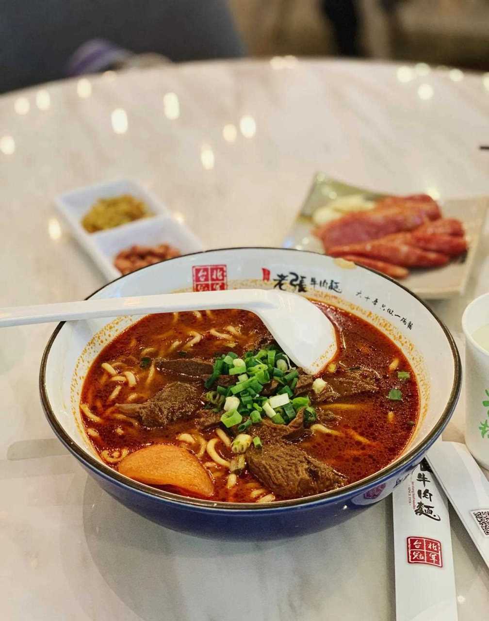 【老张牛肉面】万象城店[吐] 看到这家店就想起以前在无锡吃过的张飞