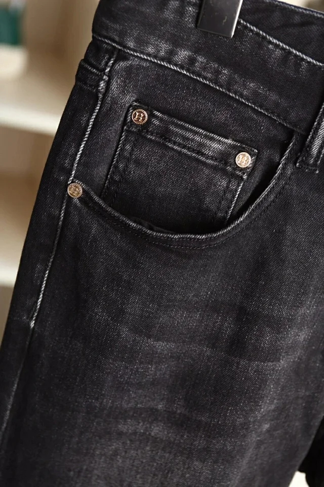 爱马仕黑色经典牛仔裤