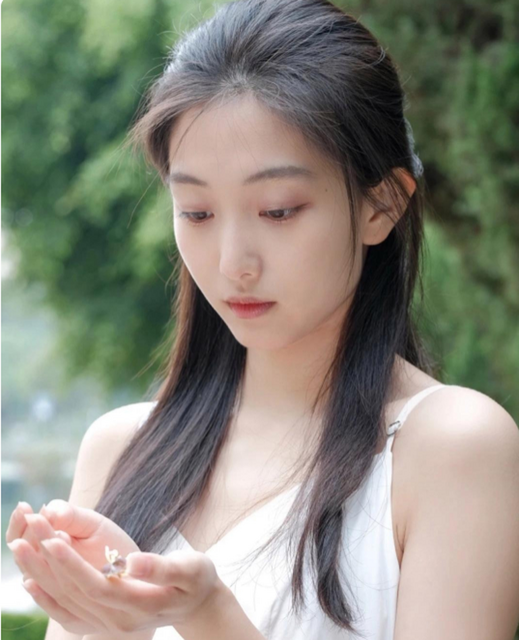 高颜值气质型美女