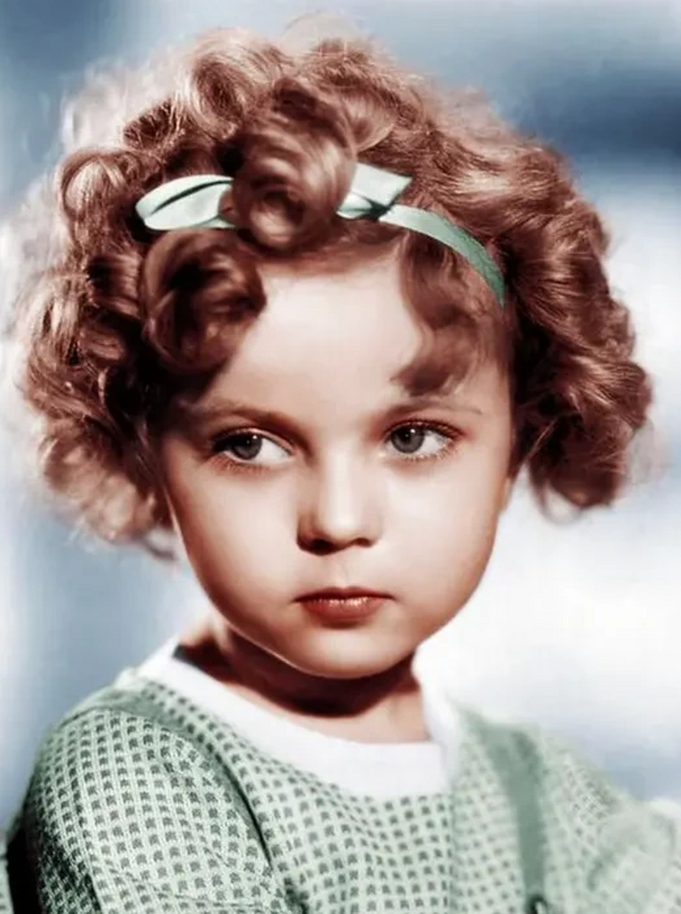 邓波儿,做为一个天才童星,她仿佛就是天使降临人间,聚灵气与智慧于一