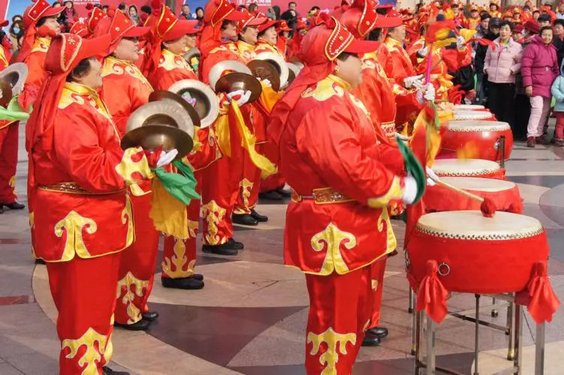 开业锣鼓暖场,公司商场庆典演出,秧歌队,锣鼓队,大花轿,腰鼓舞蹈,开业