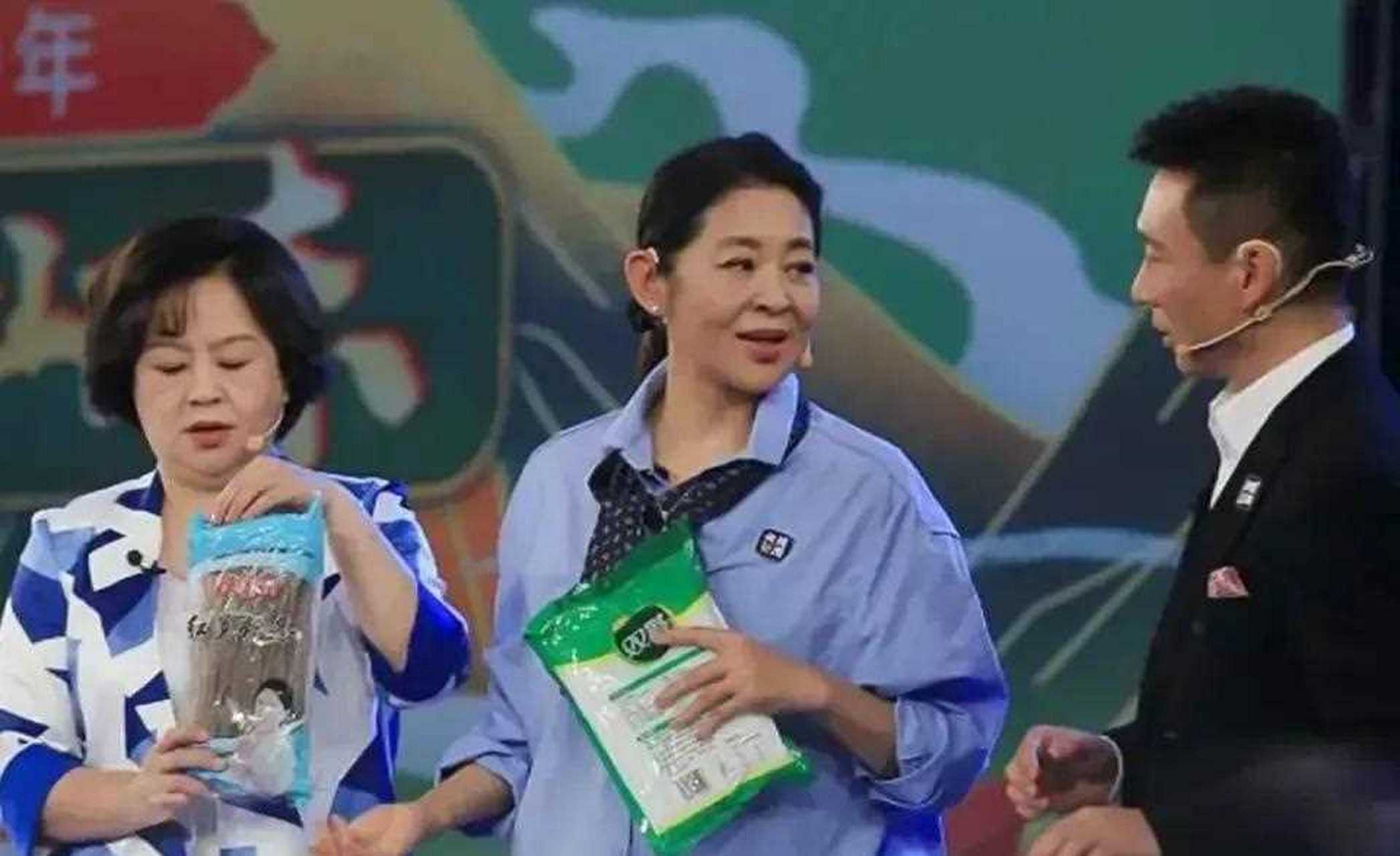 倪萍和鞠萍俩老姐妹罕见同台!