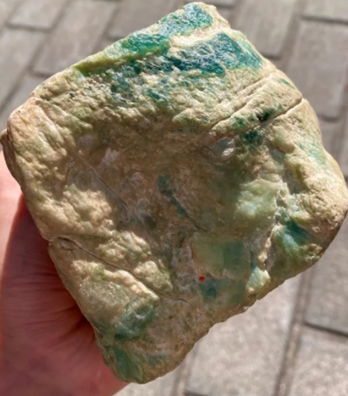 点击头像看直播##翡翠原石#  老坑经典木纳底层料,全身脱沙处肉质己