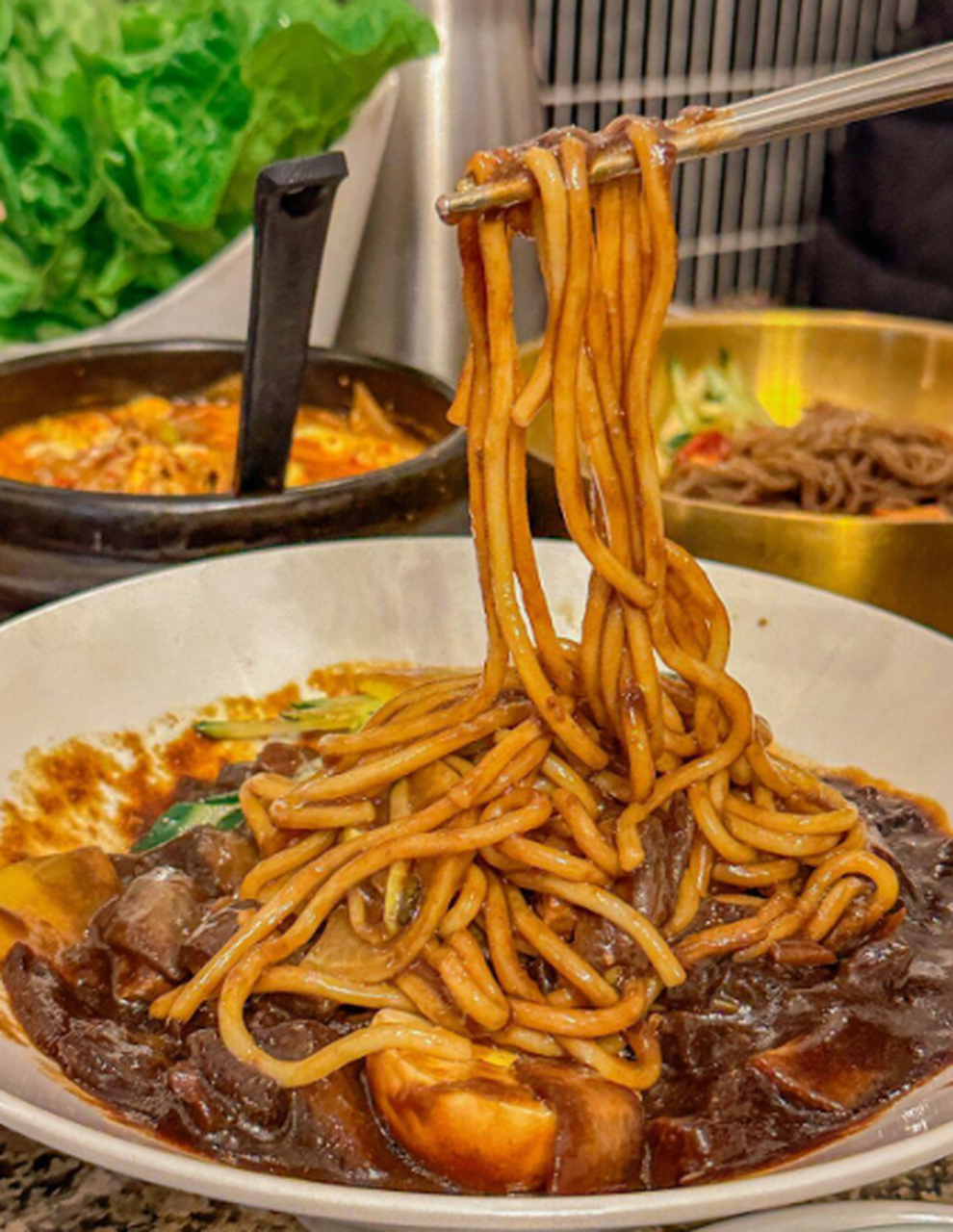 02店名:弘益食客言型(萧山万象汇店) 99地址:万象汇步行街二楼